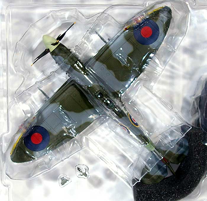 スピットファイア Mk.14 NH700/VL-P 完成品 (ホビーマスター 1/48 エアパワー シリーズ （レシプロ） No.HA7111) 商品画像_1