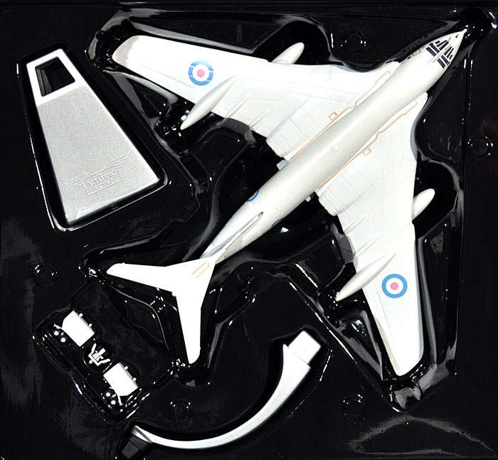 ハンドレページ ヴィクター B.2 イギリス空軍 第139 ジャマイカ航空隊 ウィッターリング空軍基地 1964年 完成品 (コーギー THE AVIATION ARCHIVE No.AA31605) 商品画像_1