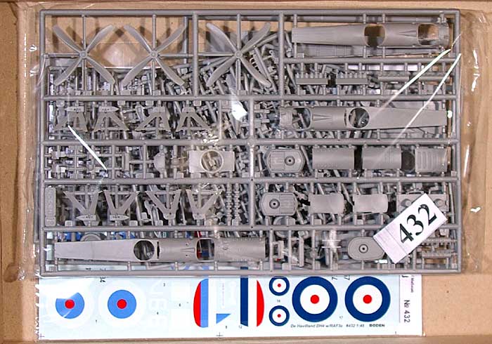 デ・ハビランド DH4 w/RAF3a 単発複葉爆撃・迎撃機 プラモデル (ローデン 1/48 エアクラフト プラモデル No.Ro432) 商品画像_1
