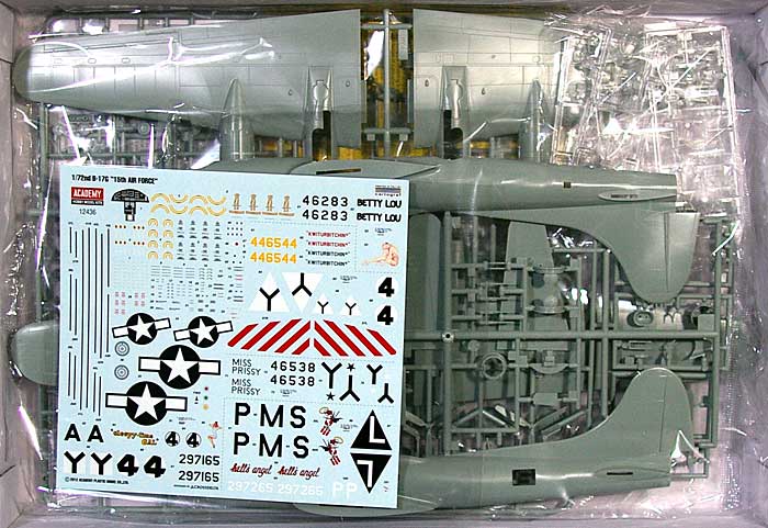 B-17G フライングフォートレス 15th Air Force プラモデル (アカデミー 1/72 Scale Aircrafts No.12436) 商品画像_1