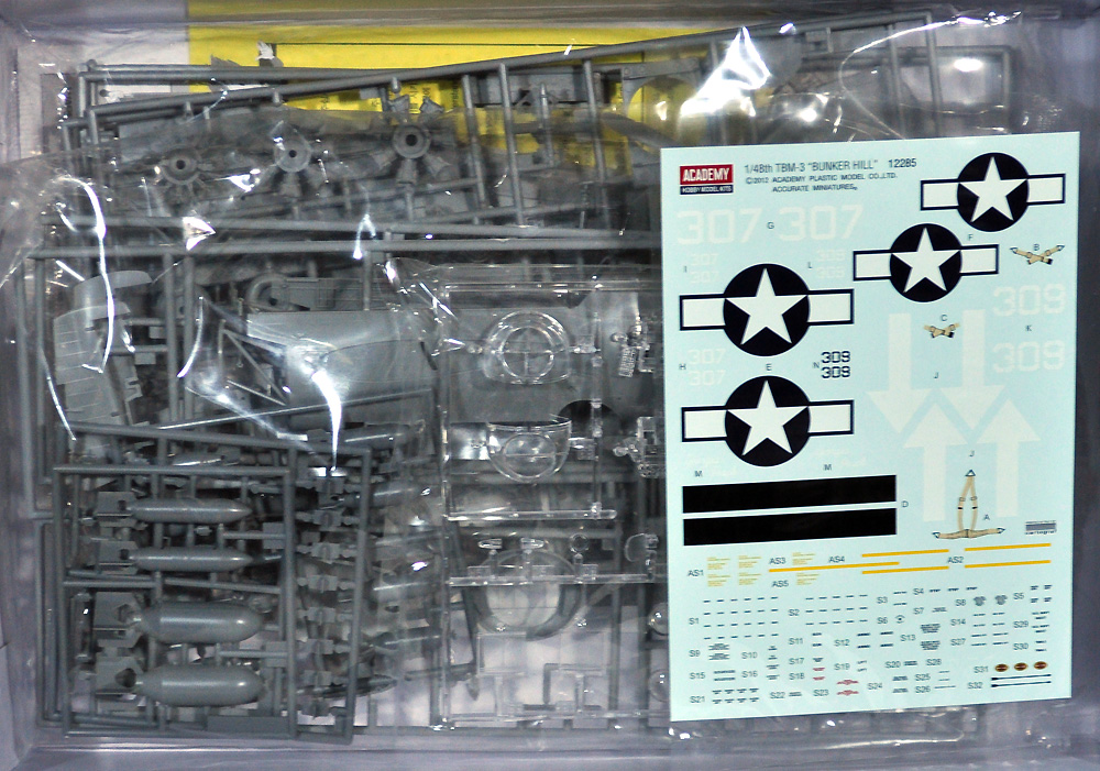 TBM-3 アベンジャー USS バンカー ヒル プラモデル (アカデミー 1/48 Aircrafts No.12285) 商品画像_1