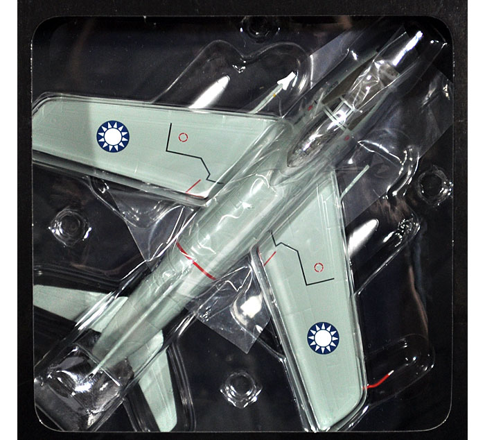 F-86D セイバードッグ 台湾空軍 第499戦術戦闘機部隊 第44飛行隊 完成品 (ファルコン モデルズ 1/72 Wings of Fame （現用機） No.FA723007) 商品画像_1