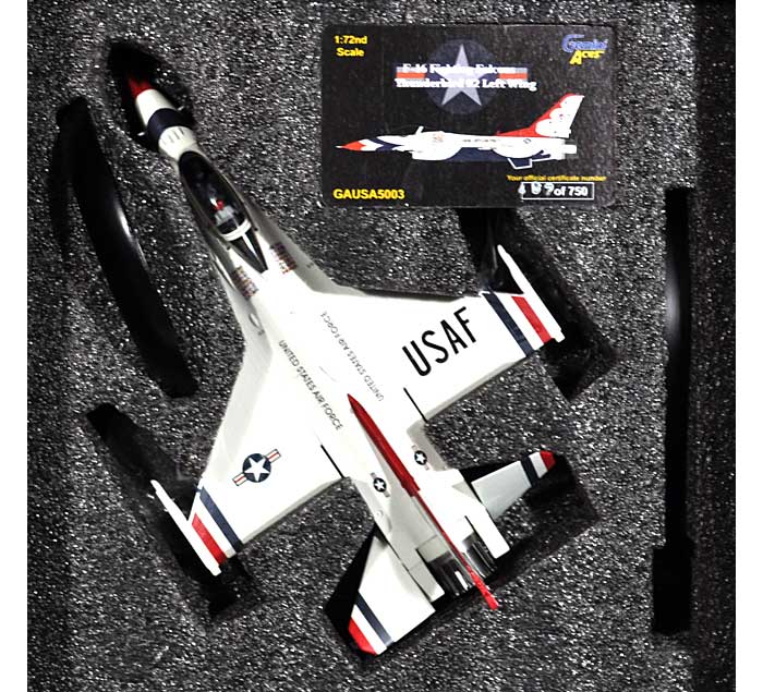 F-16 ファイティングファルコン U.S.A.F サンダーバーズ #2 完成品 (ジェミニ ジェット 1/72 ジェミニ エース シリーズ No.GAUSA5003) 商品画像_1