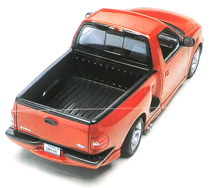 '99 フォード SVT F-150 ライトニング プラモデル (レベル カーモデル No.85-7223) 商品画像_2