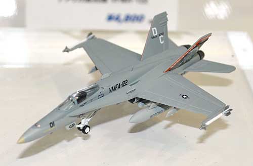 F/A-18C ホーネット アメリカ海兵隊 VFMA-122 完成品 (ホーガンウイングス M-SERIES No.7938) 商品画像