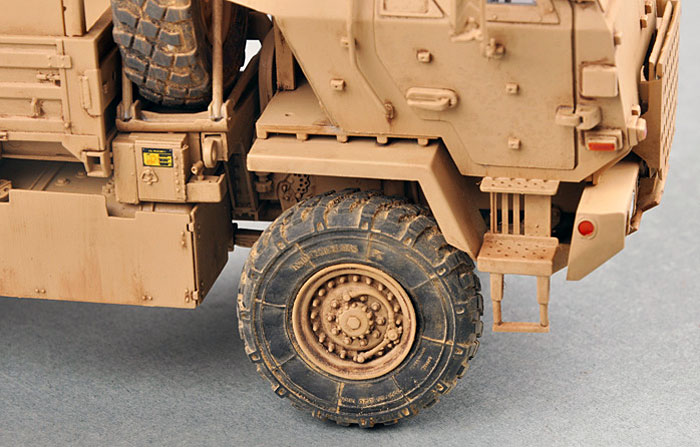 アメリカ M1078 LMTV トラック 装甲キャビン プラモデル (トランペッター 1/35 ＡＦＶシリーズ No.01009) 商品画像_4