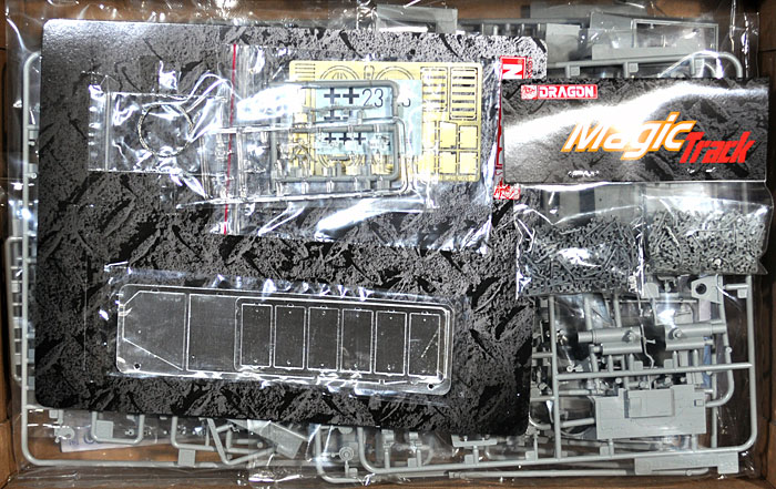 ドイツ Sd.Kfz.167 4号突撃砲 中期型 プラモデル (サイバーホビー 1/35 AFV シリーズ （'39～'45 シリーズ） No.6582) 商品画像_1