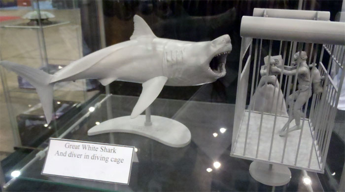 海の最強ハンター ホホジロザメ w/ダイバー＋ケージ プラモデル (ペガサスホビー プラスチックモデルキット No.9501) 商品画像_3