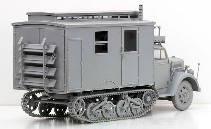 ドイツ Sd.Kfz.3 マウルティア 野戦救急車 プラモデル (サイバーホビー 1/35 AFV シリーズ （'39～'45 シリーズ） No.6766) 商品画像_4