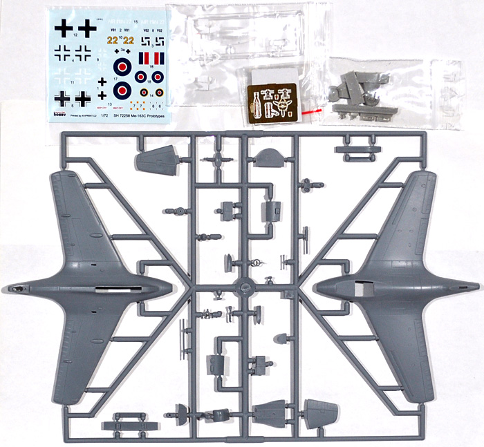 メッサーシュミット Me163C ドイツ空軍 プラモデル (スペシャルホビー 1/72 エアクラフト プラモデル No.SH72258) 商品画像_1