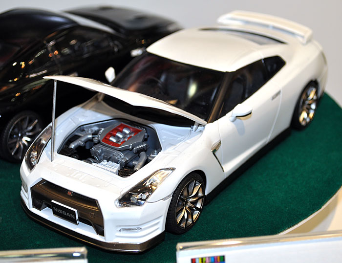 ニッサン GT-R (R35) ピュアエディション 2012年モデル (ブリリアント ホワイト パール) プラモデル (アオシマ 1/24 プリペイントモデル シリーズ No.030) 商品画像_3