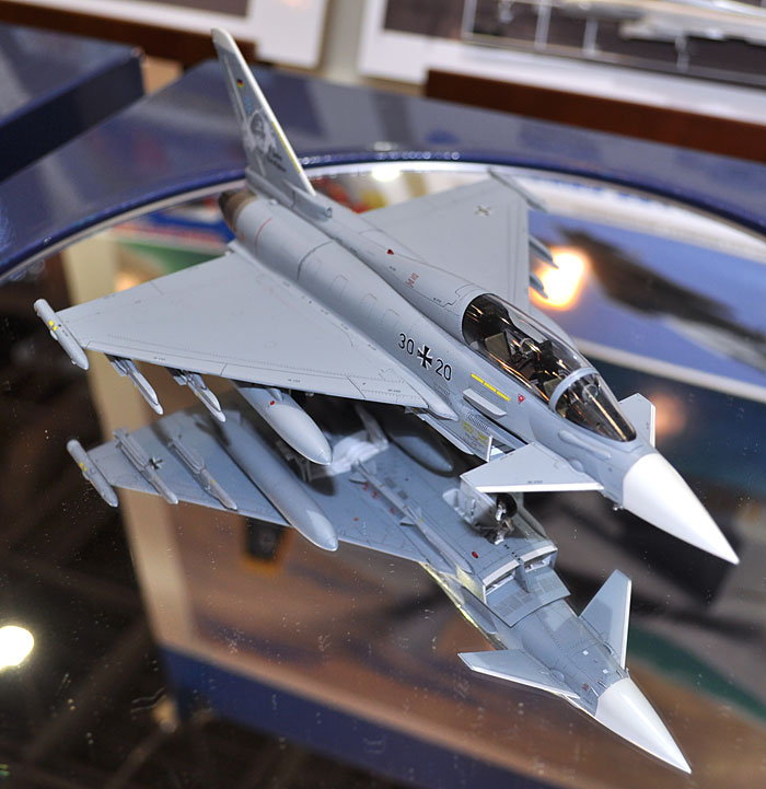 ユーロファイター タイフーン 複座型 プラモデル (ハセガワ 1/72 飛行機 限定生産 No.02051) 商品画像_3