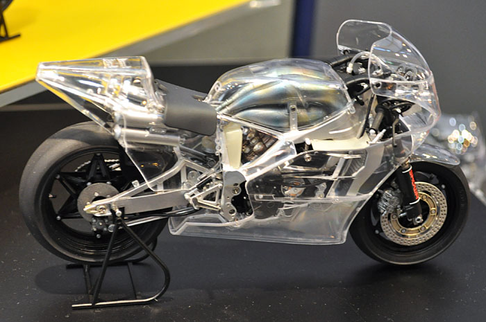 フルビュー ホンダ NSR500 '84 プラモデル (タミヤ 1/12 オートバイシリーズ No.126) 商品画像_3