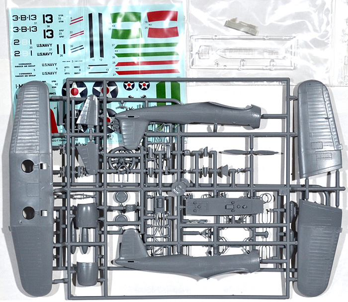 ヴォート SB2U-1 ビンジケーター 艦上爆撃機 指揮官機 プラモデル (スペシャルホビー 1/72 エアクラフト プラモデル No.SH72272) 商品画像_1