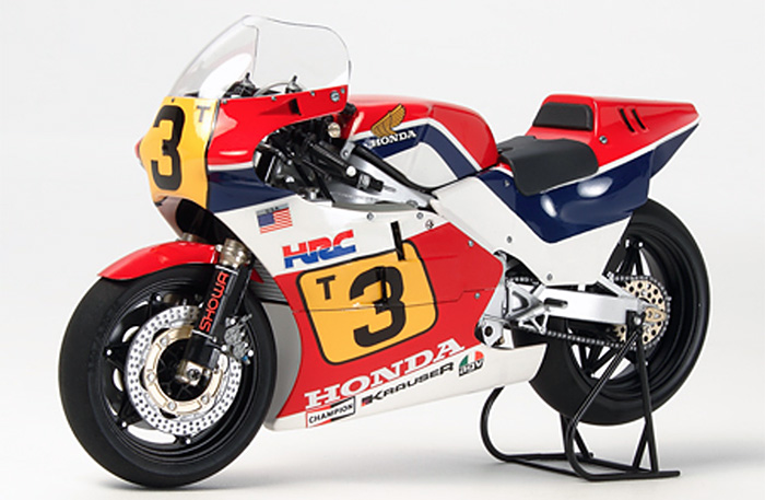 ホンダ NSR500 '84 No.3T ランディ・マモラ 完成品 (タミヤ マスターワーク コレクション No.21132) 商品画像_3