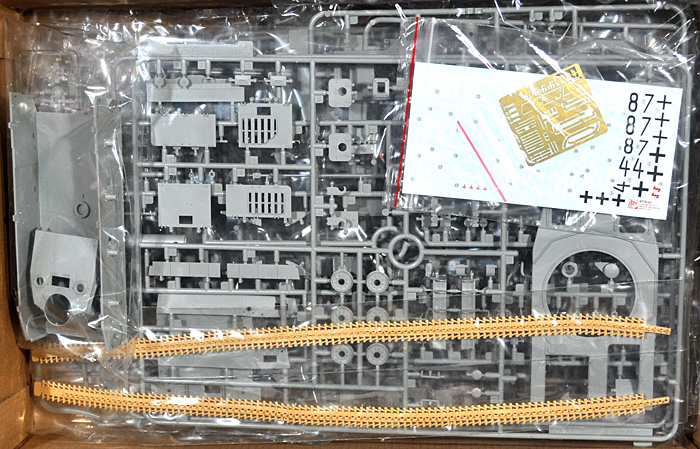 ドイツ Pz.Kpfw.4 Ausf.D 4号戦車 D型 熱帯地仕様 プラモデル (サイバーホビー 1/35 AFV シリーズ （'39～'45 シリーズ） No.6779) 商品画像_1