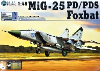 キティホーク 1/48 ミリタリーエアクラフト プラモデル MiG-25 フォックスバット PD/PDS