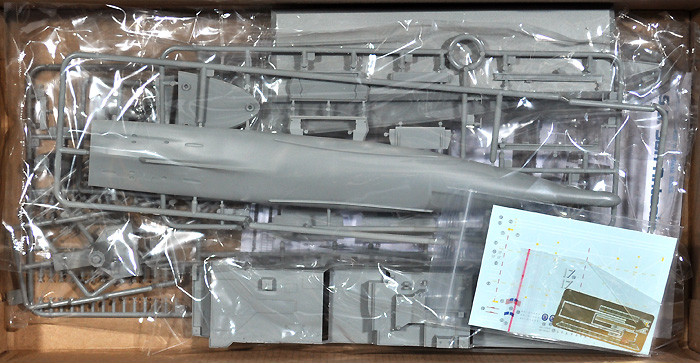 U.S.S. サン・アントニオ LPD-17 w/MV-22 オスプレイ プラモデル (サイバーホビー 1/700 Modern Sea Power Series No.7096) 商品画像_1