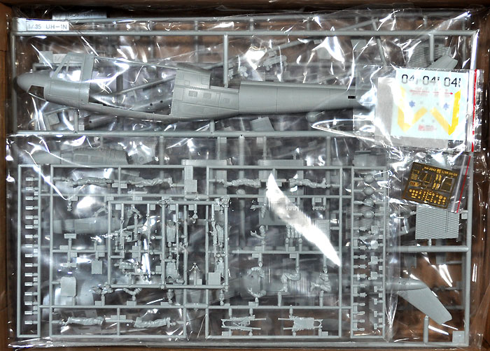 UH-1N ツインヒューイ (イスラエル国防軍フィギュア 4体付属) プラモデル (ドラゴン 1/35 Modern AFV Series No.3543) 商品画像_1