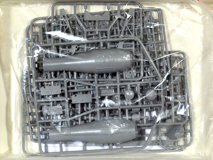 ソ連 AN602 ツァーリ・ボンバ 巨大水素爆弾 1961年 プラモデル (Aモデル 1/72 航空機モデル No.72265) 商品画像_1