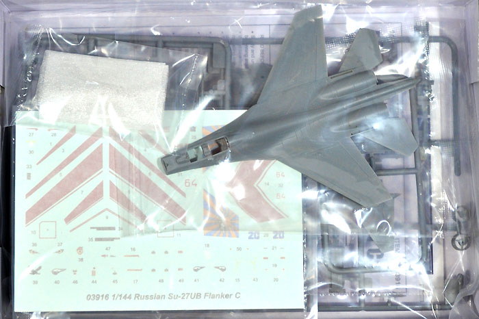 Su-27UB フランカー C プラモデル (トランペッター 1/144 エアクラフトシリーズ No.03916) 商品画像_1