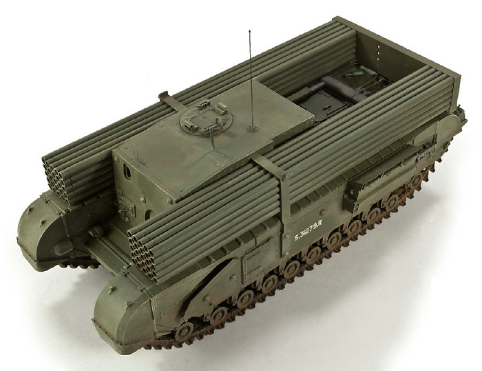 チャーチル 3インチ ガンキャリア w/ スネークチューブ プラモデル (ディン・ハオ 1/35 AFV No.DH96006) 商品画像_2