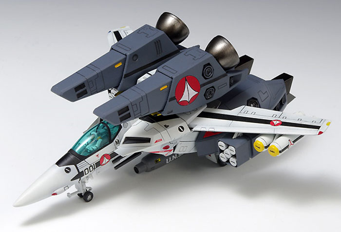 VF-1S スーパーバルキリー ファイター ロイ・フォッカー仕様 プラモデル (ウェーブ 超時空要塞マクロス シリーズ No.009) 商品画像_1