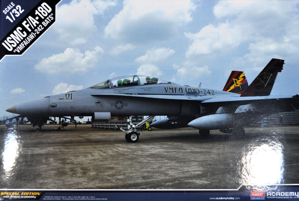 F/A-18D ホーネット VMFA(AW)-242 バッツ プラモデル (アカデミー 1/32 Scale Aircraft No.12118) 商品画像