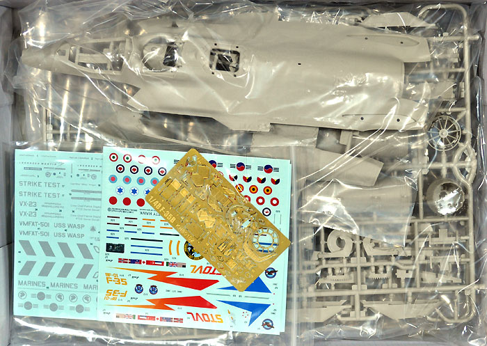 F-35B ライトニング 2 (Ver.2.0) プラモデル (キティホーク 1/48 エアモデル No.KH80102) 商品画像_1