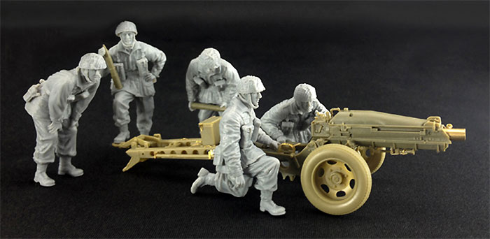 イギリス 75mm パックハウザー M1A1 & イギリス軍 降下砲兵 プラモデル (ブロンコモデル 1/35 AFVモデル No.CB35173) 商品画像_2