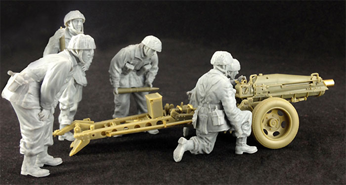 イギリス 75mm パックハウザー M1A1 & イギリス軍 降下砲兵 プラモデル (ブロンコモデル 1/35 AFVモデル No.CB35173) 商品画像_3