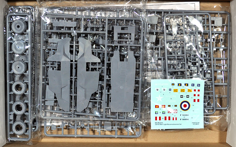 オッター 軽偵察車 プラモデル (IBG 1/35 AFVモデル No.35019) 商品画像_1