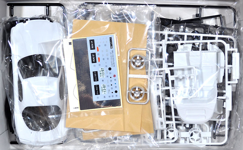 FD3S RX-7 4型 プラモデル (アオシマ 1/24 ザ・ベストカーGT No.090) 商品画像_1