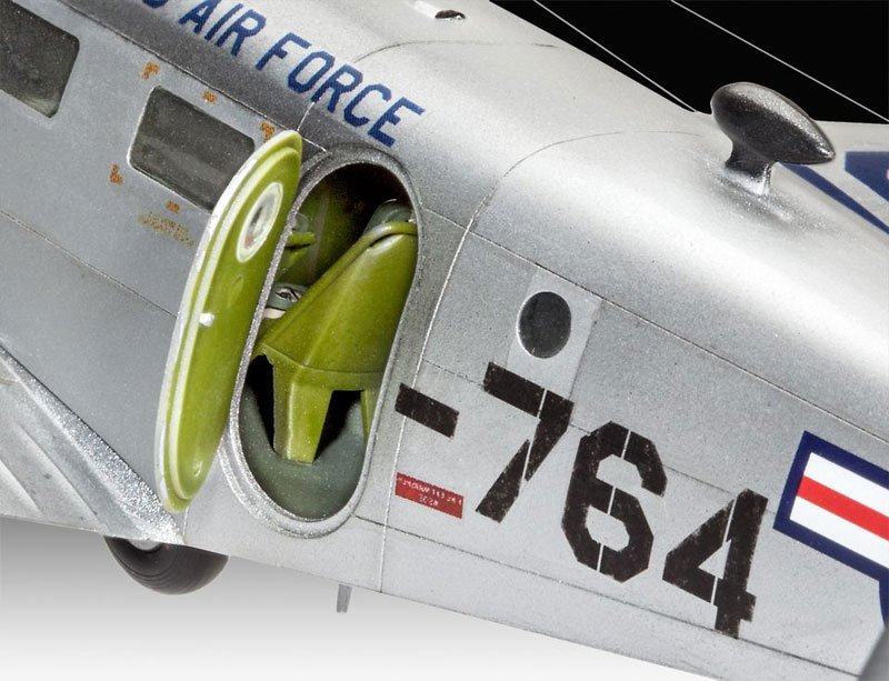 C-45F エクスペディター プラモデル (レベル 1/48 飛行機モデル No.03966) 商品画像_3