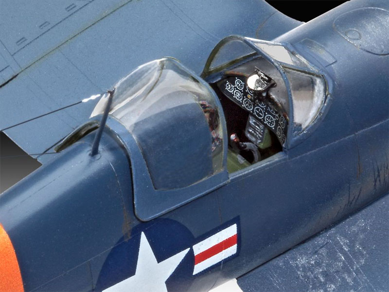 F4U-4 コルセア プラモデル (レベル 1/72 飛行機 No.03955) 商品画像_1
