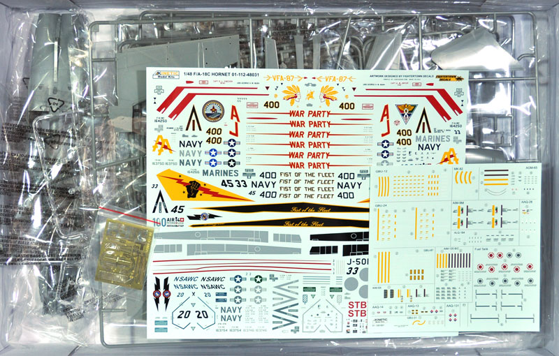 F/A-18C ホーネット アメリカ海軍/スイス空軍/フィンランド空軍/トップガン プラモデル (キネティック 1/48 エアクラフト プラモデル No.K48031) 商品画像_1