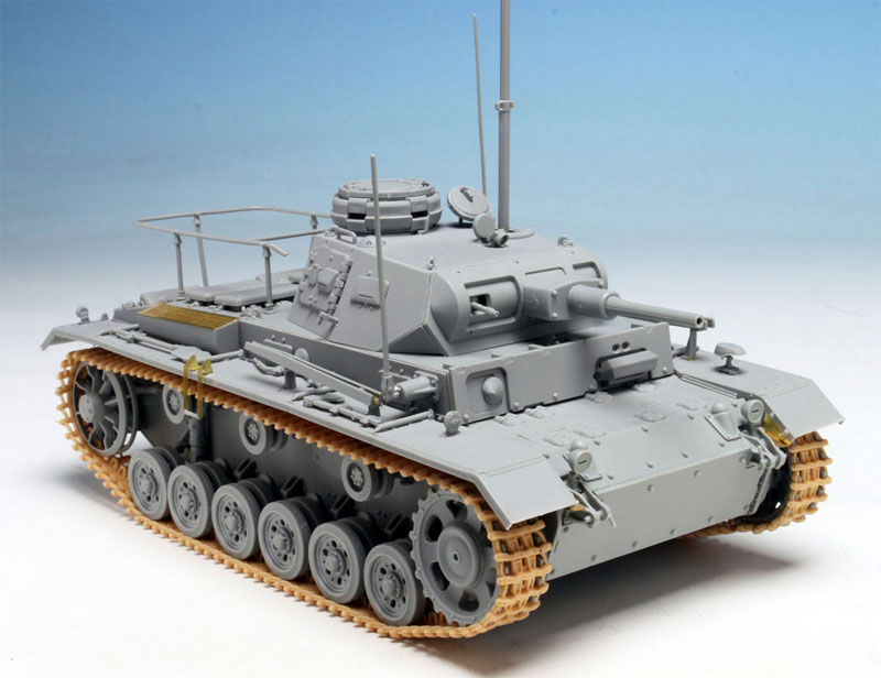 ドイツ 3号指揮戦車 H型 プラモデル (ドラゴン 1/35 '39-45' Series No.6844) 商品画像_2