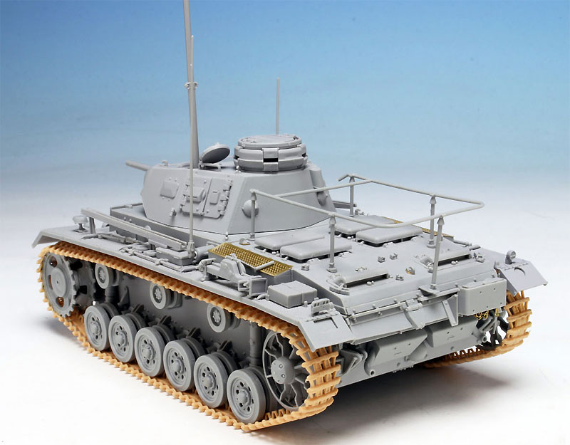 ドイツ 3号指揮戦車 H型 プラモデル (ドラゴン 1/35 '39-45' Series No.6844) 商品画像_3