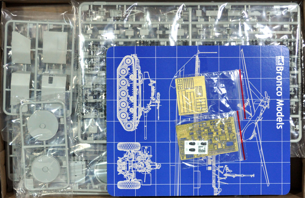 ドイツ ライントホター R-3p 地対空ミサイル発射機 プラモデル (ブロンコモデル 1/35 AFVモデル No.CB35075) 商品画像_1