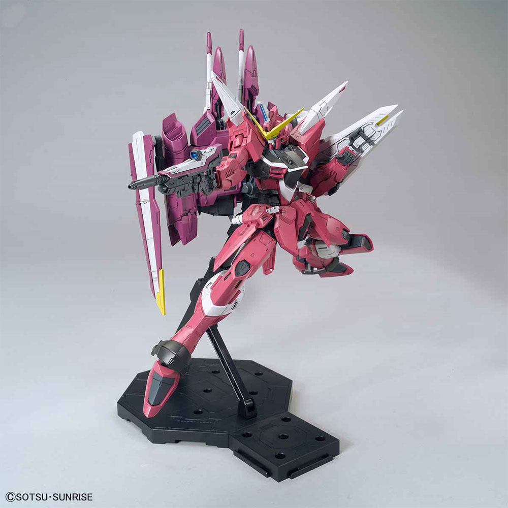 ZGMF-X09A ジャスティスガンダム プラモデル (バンダイ MASTER GRADE (マスターグレード） No.5063150) 商品画像_4