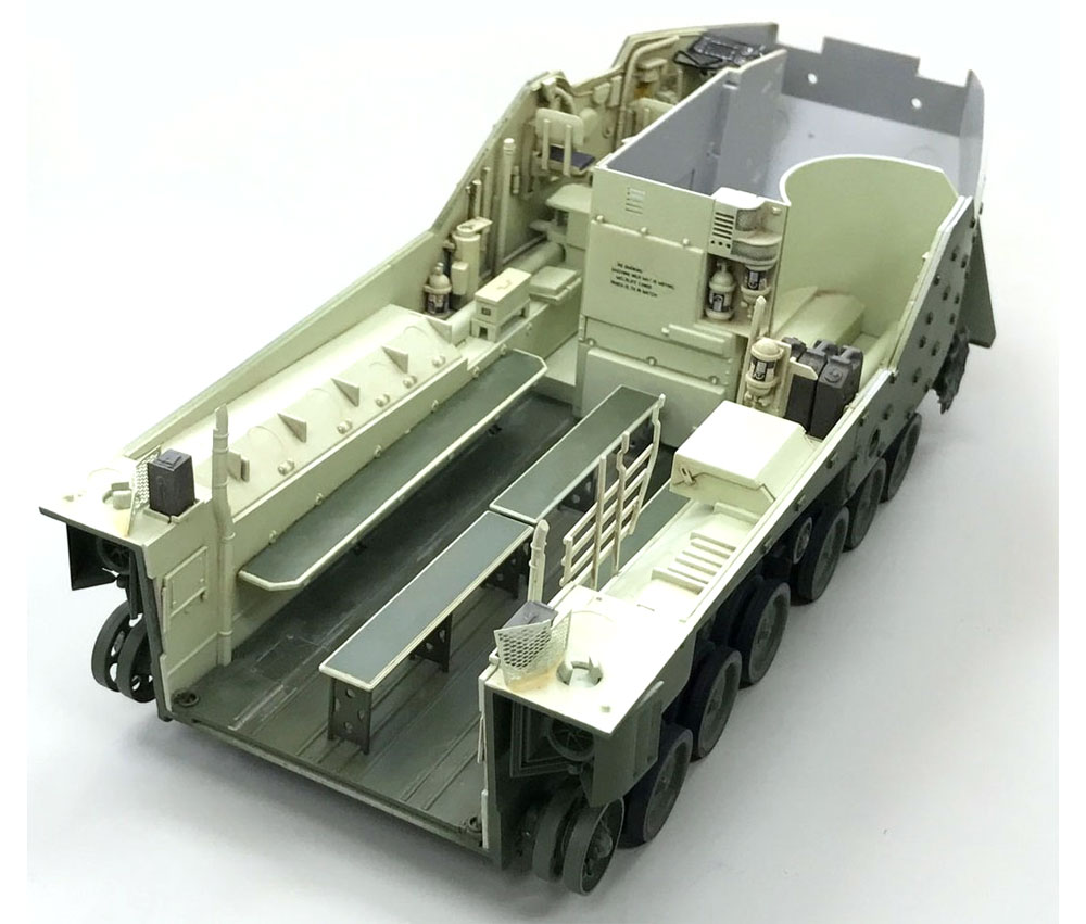 陸上自衛隊 水陸両用車 AAV7A1 プラモデル (童友社 1/35 プラモデル No.DMM-001) 商品画像_4