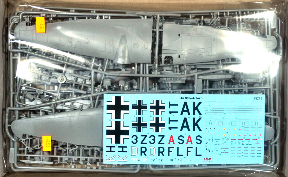 ユンカース Ju88A-4 Trop プラモデル (ICM 1/48 エアクラフト プラモデル No.48236) 商品画像_1
