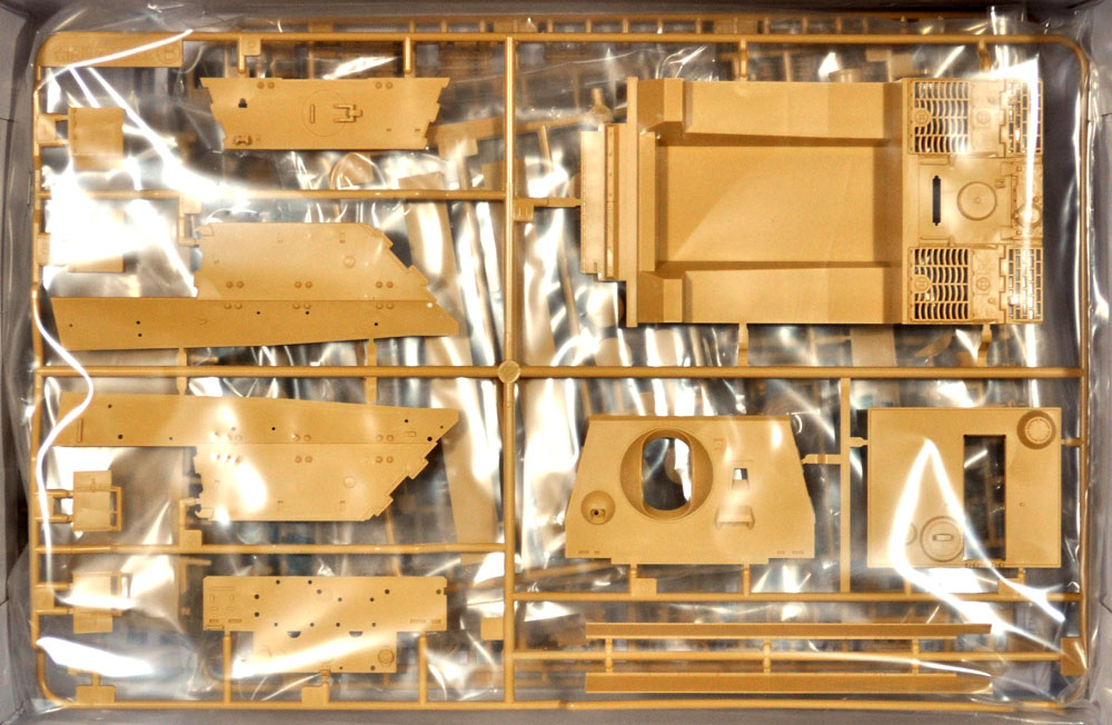 ドイツ 38cm 突撃臼砲 ストームタイガー プラモデル (タミヤ 1/48 ミリタリーミニチュアシリーズ No.091) 商品画像_1