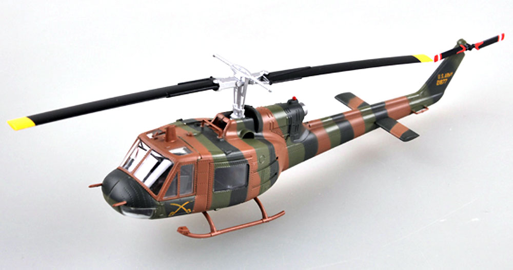 UH-1B アメリカ陸軍 タンソンニャット空港 1964年 完成品 (イージーモデル 1/72 ウイングド エース （Winged Ace） No.36910) 商品画像_1