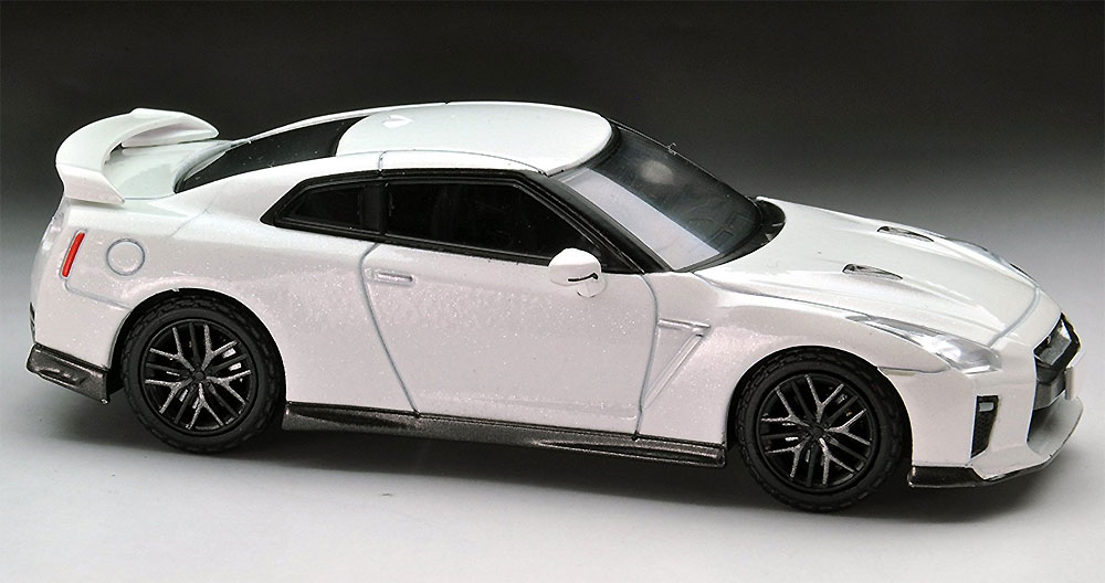 ニッサン GT-R プレミアムエディション 2017 モデル (白) ミニカー (トミーテック トミカリミテッド ヴィンテージ ネオ No.LV-N148c) 商品画像_4