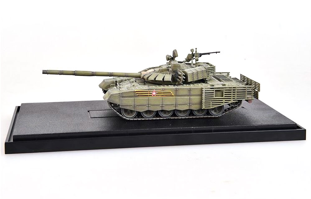 ロシア T-72B3 主力戦車 モスクワ戦勝パレード 2017年 完成品 (モデルコレクト 1/72 AFV 完成品モデル No.MODAS72084) 商品画像_1
