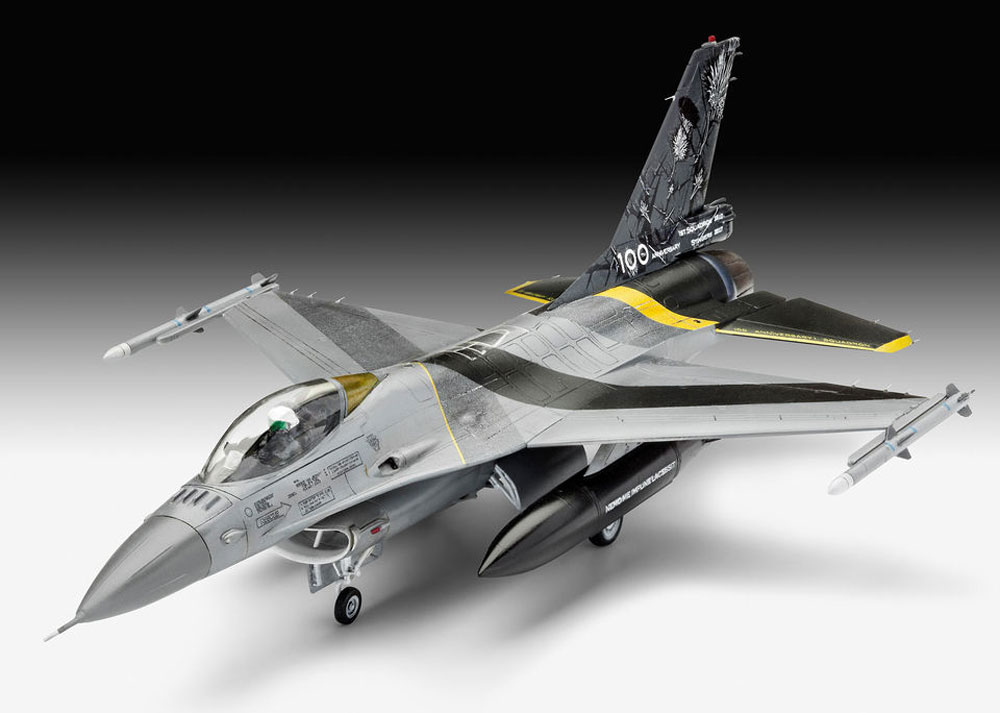 F-16Mlu ファイティングファルコン 100th アニバーサリー プラモデル (レベル 1/72 Aircraft No.03905) 商品画像_2