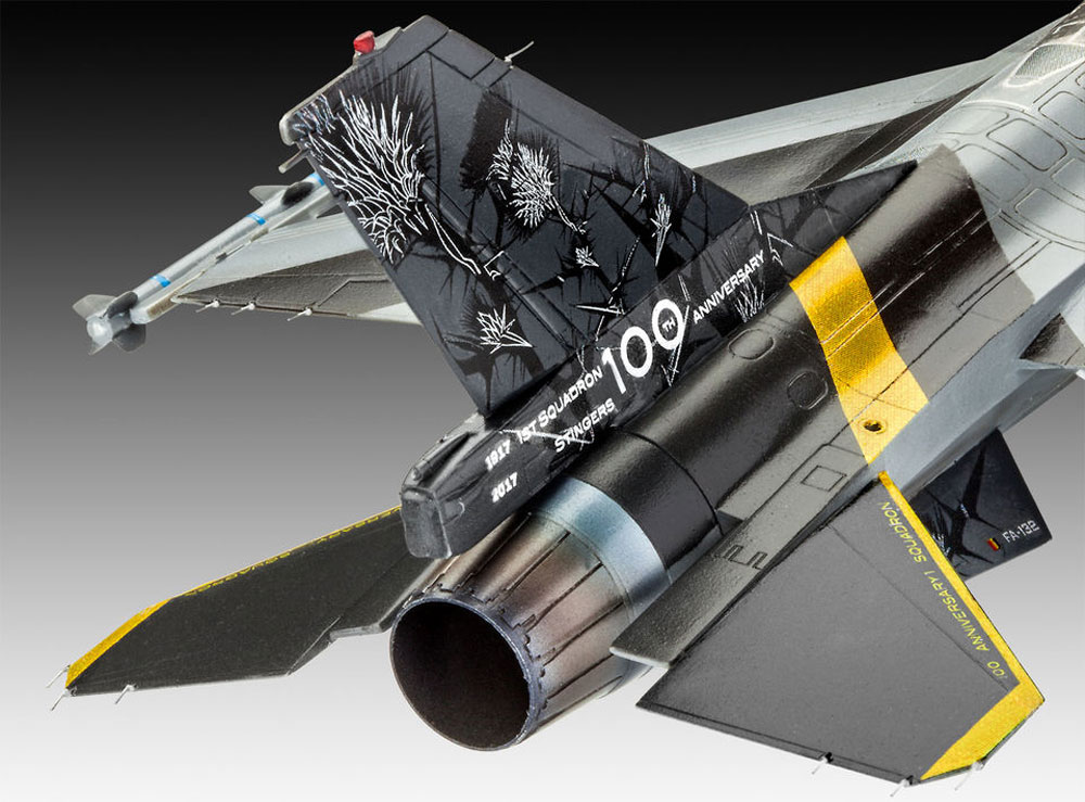 F-16Mlu ファイティングファルコン 100th アニバーサリー プラモデル (レベル 1/72 Aircraft No.03905) 商品画像_4