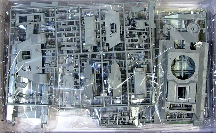 T-34/76 Mod.1940 プラモデル (ドラゴン 1/35 39-45 Series No.6092) 商品画像_1