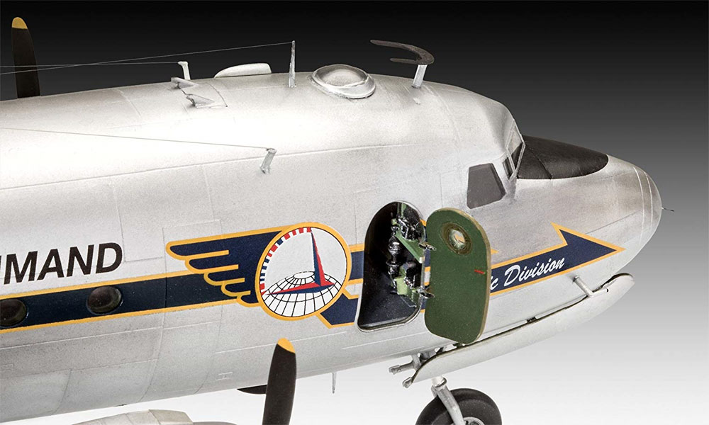 C-54D スカイマスター ベルリン エアリフト 70thアニバーサリー プラモデル (レベル 1/72 Aircraft No.03910) 商品画像_3